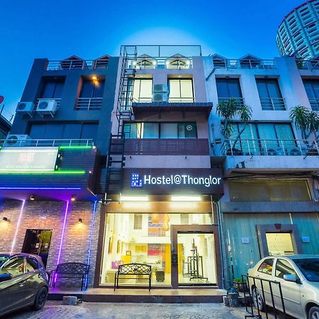 Hostel At Thonglor Bangkok Esterno foto
