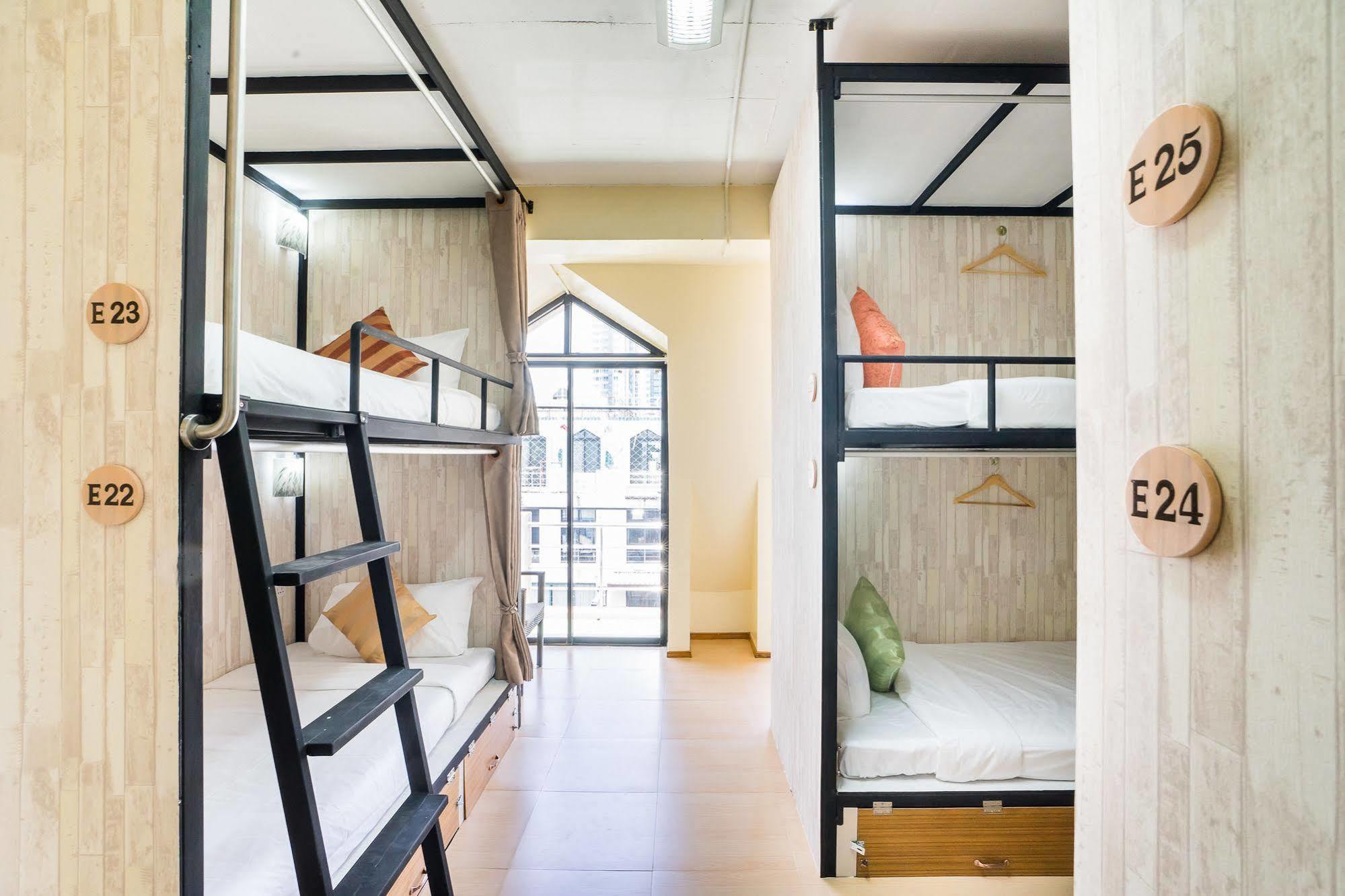 Hostel At Thonglor Bangkok Esterno foto