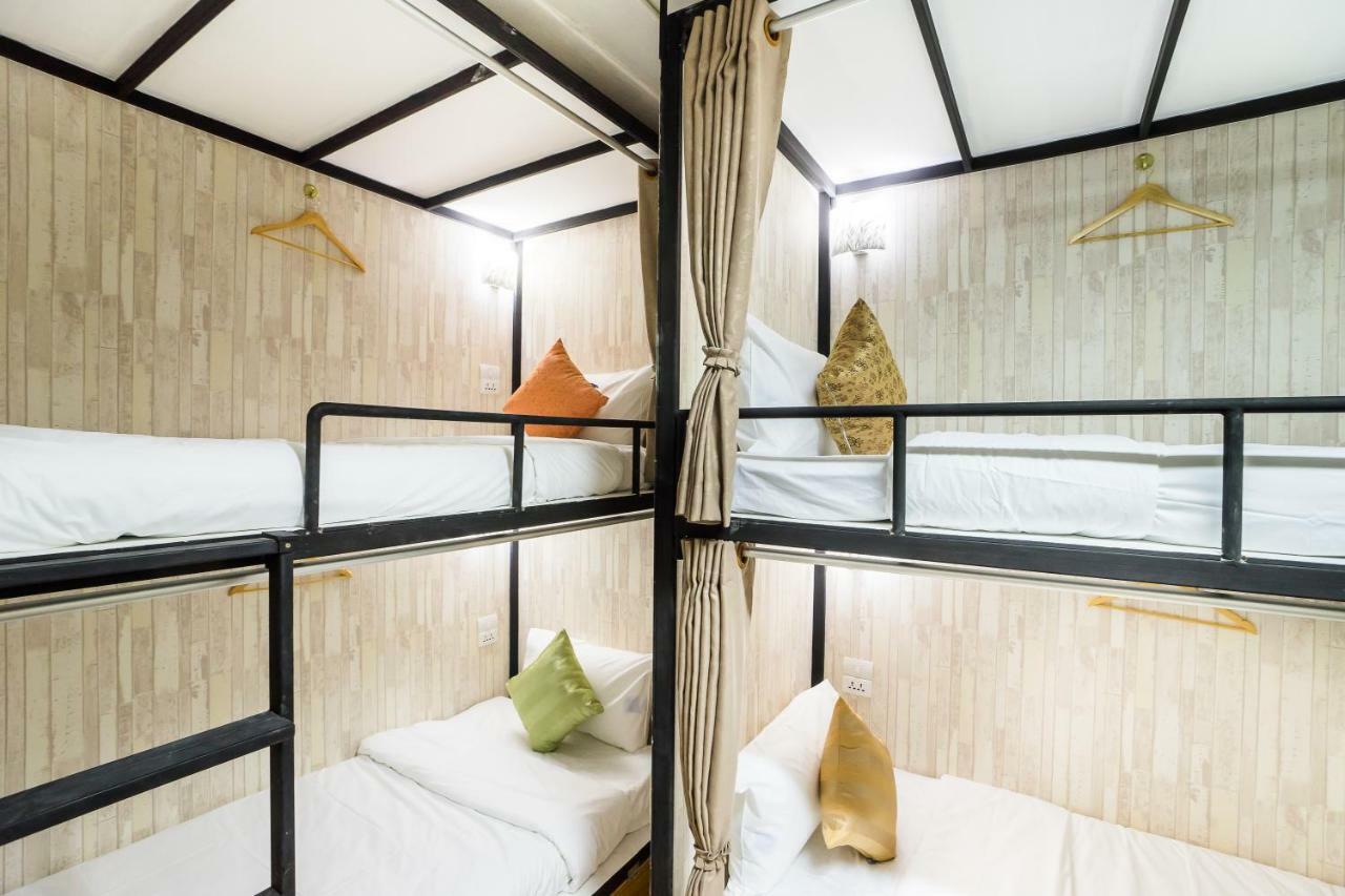 Hostel At Thonglor Bangkok Esterno foto